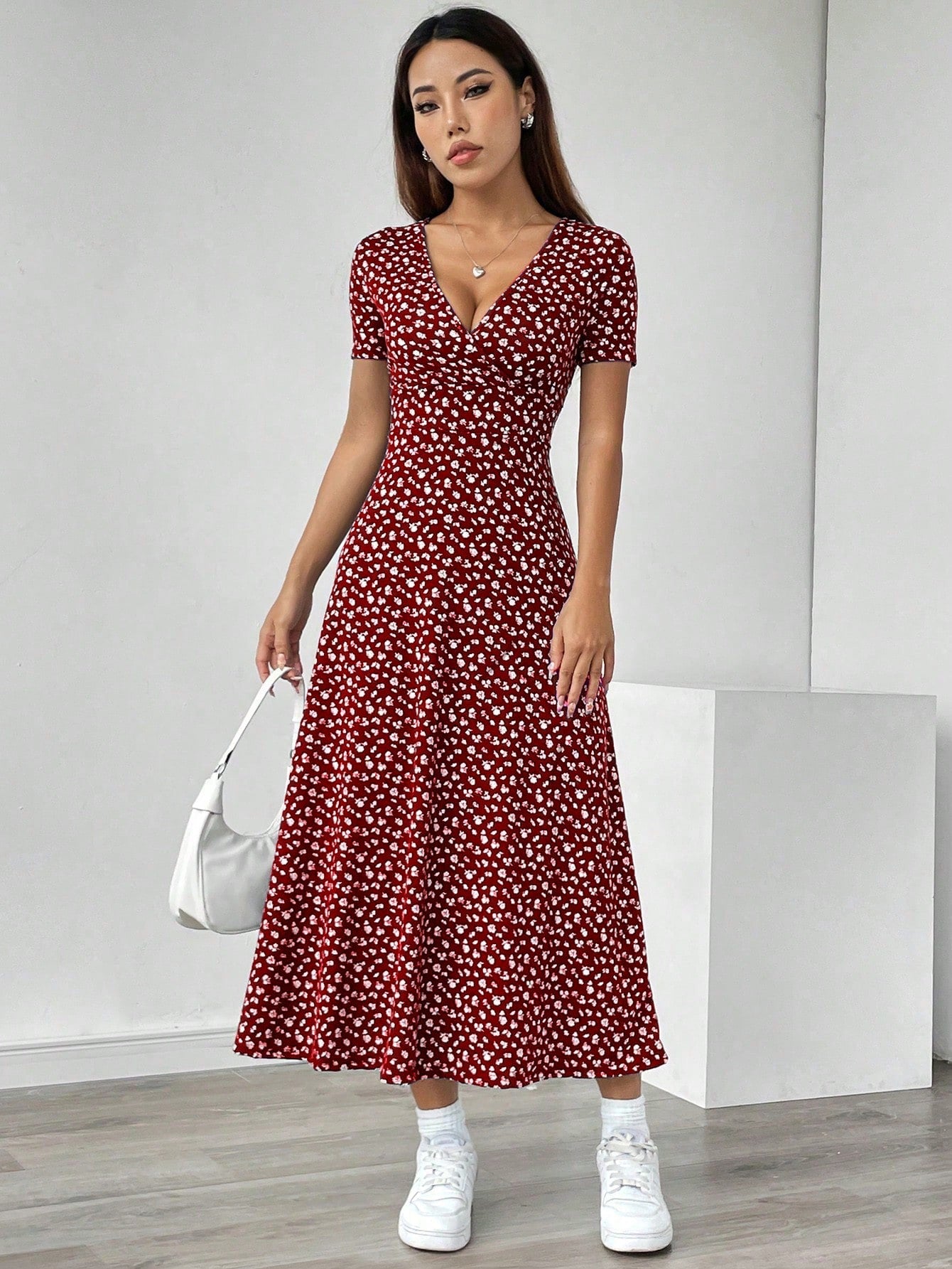 Unity Ladies' V-Neck Ditsy Floral Short Sleeve Casual Summer Dress (Random Cut) Maxi Women Outfit,Petite Women