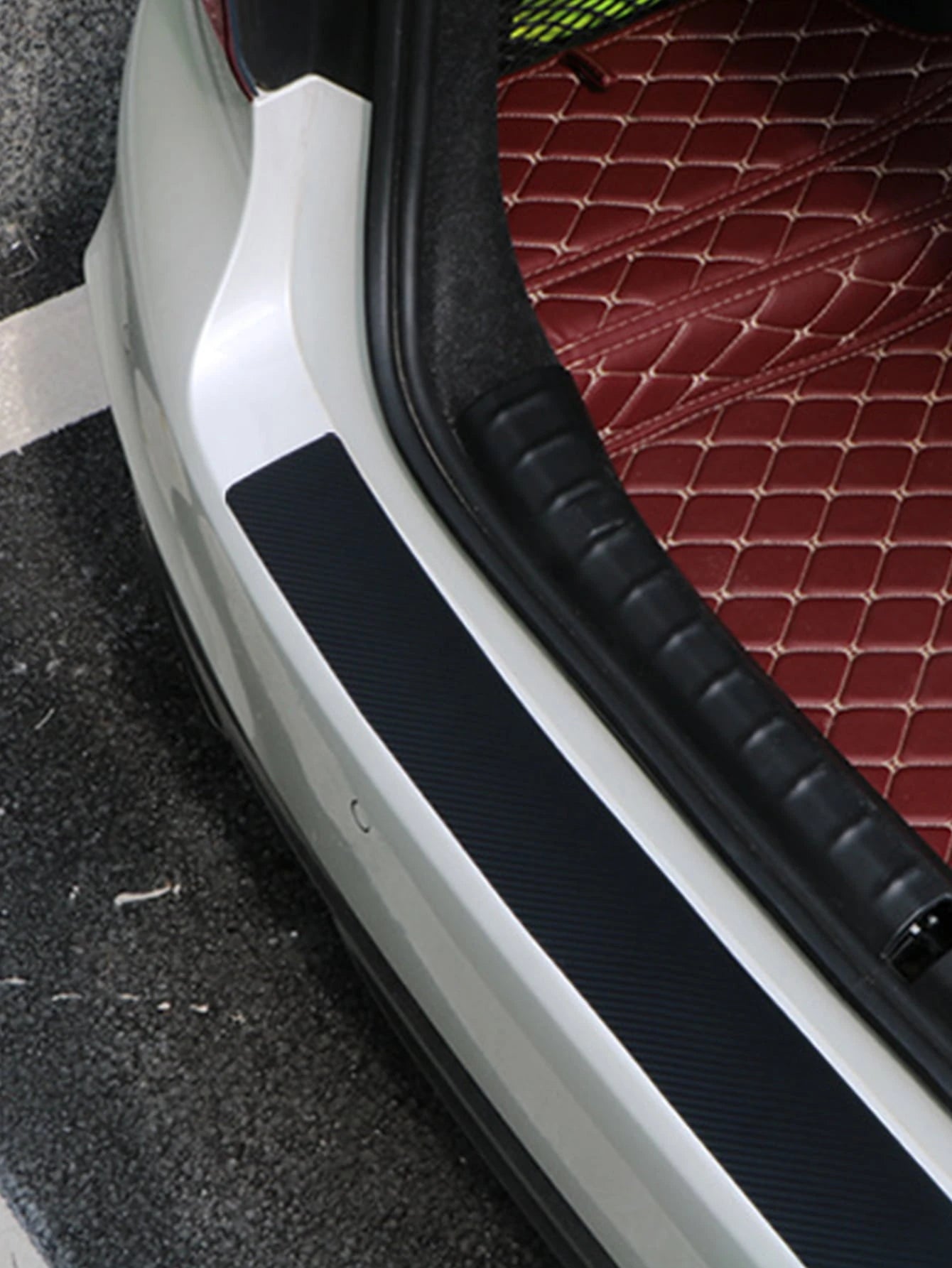 Universal Car Door Sill Carbon Fiber Sticker, Protective Rear Bumper Guard Anti-scratch Strips, Pedal Protector, Trunk Protective Pad