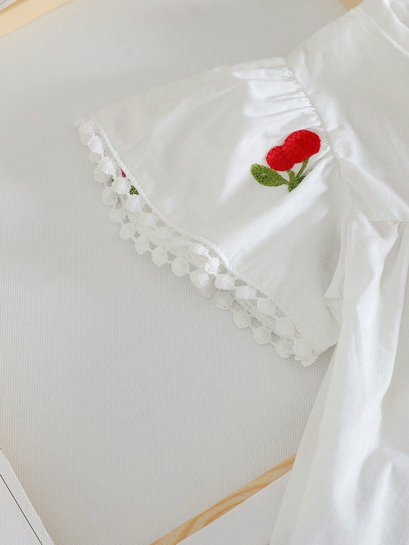 Vintaside Kids Baby Girl Berry Embroidery Flounce Sleeve Top & Jeans