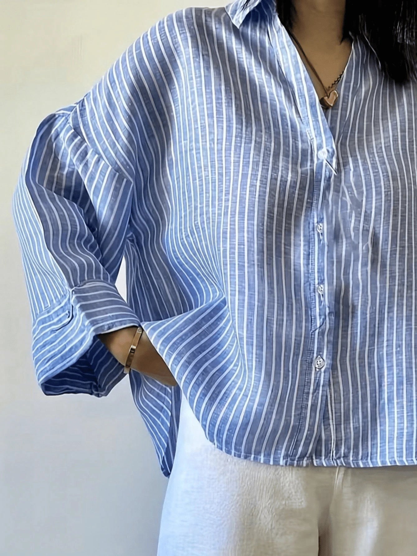 Women's Casual Coffee-Colored Striped Top, Coffee And White Striped Shirt, Classic Shirt Collar, Dropped Shoulder Sleeves, Wrist-Length Sleeves, Suitable For Spring And Autumn Wear.