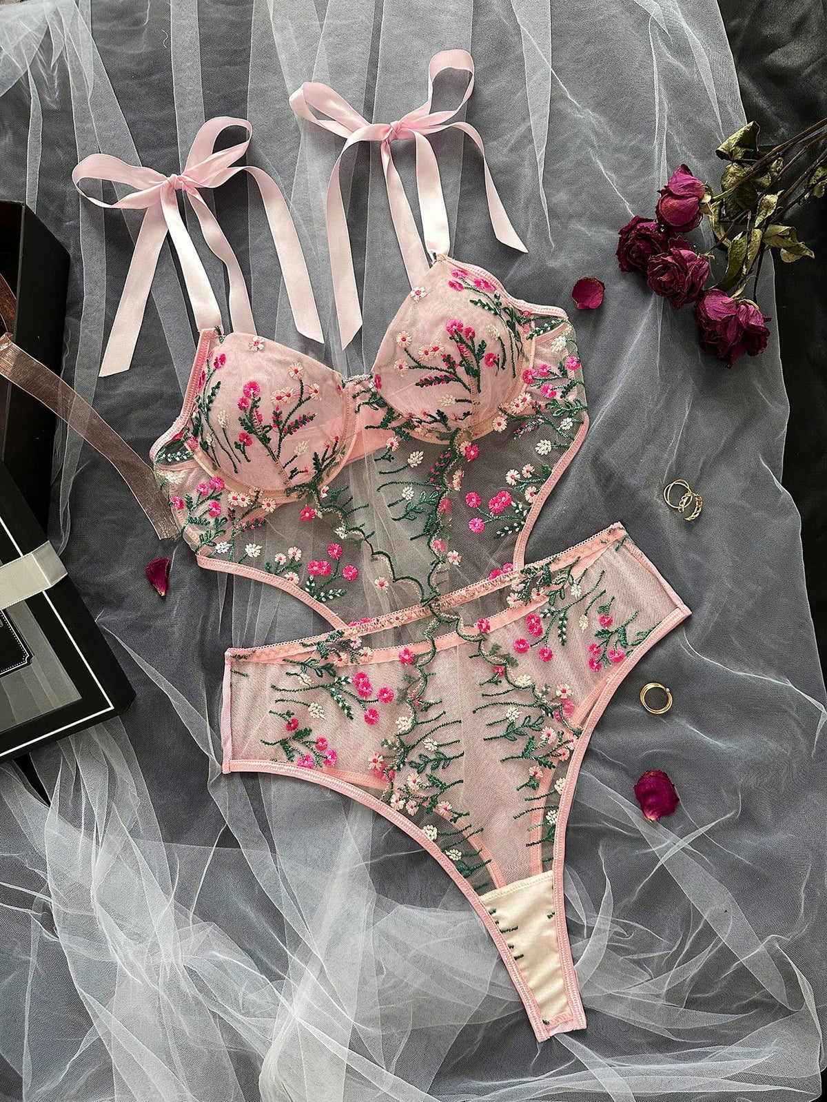Women's Sexy Floral Embroidered Mesh Tie-Up Design Pink Jumpsuit, Sweet Sheer Alluring Minimalist Sexy Sexy Bra Jumpsuit For Valentine's Day, Honeymoon, Bedroom, Nightclub Atmosphere