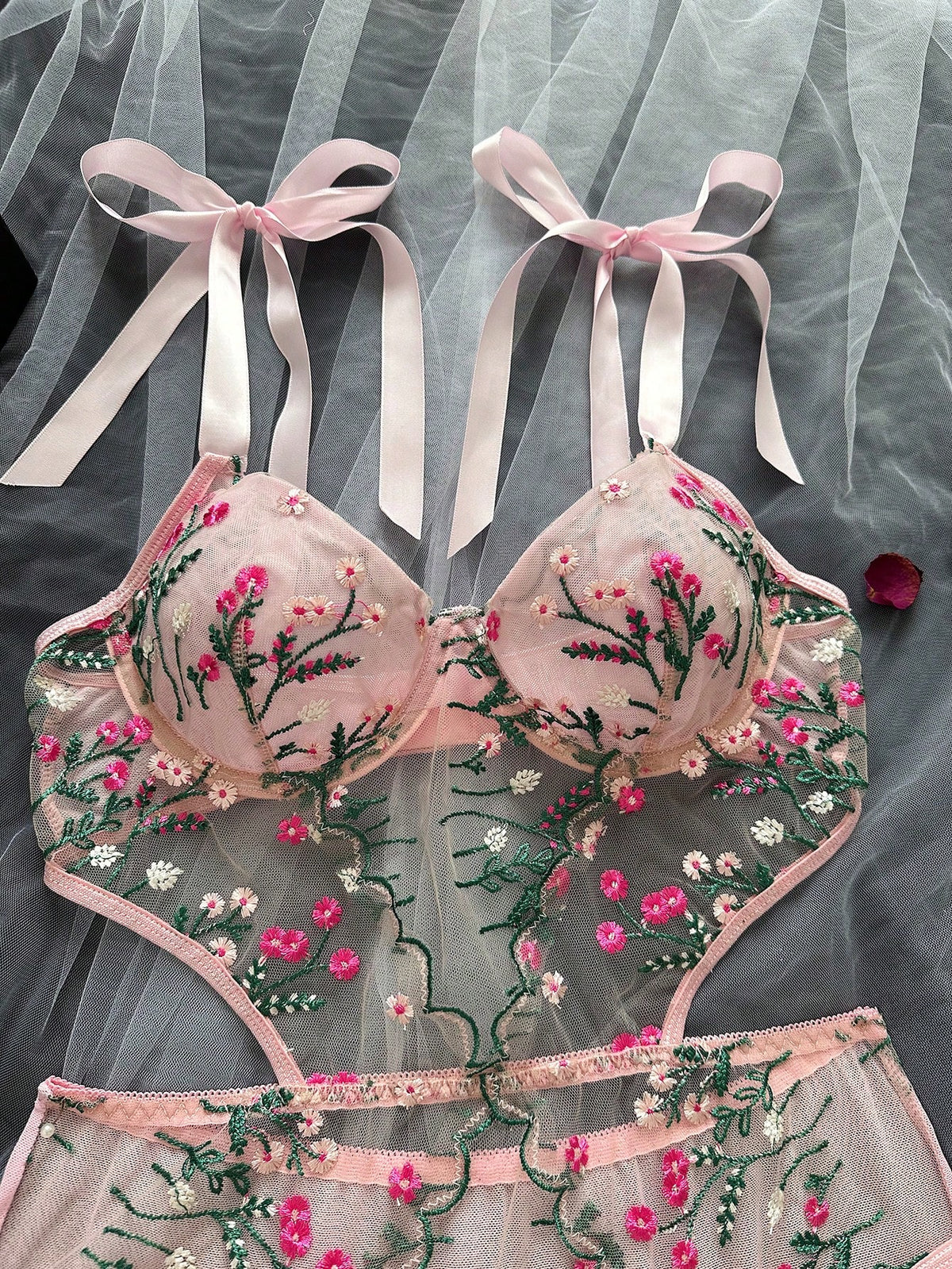 Women's Sexy Floral Embroidered Mesh Tie-Up Design Pink Jumpsuit, Sweet Sheer Alluring Minimalist Sexy Sexy Bra Jumpsuit For Valentine's Day, Honeymoon, Bedroom, Nightclub Atmosphere