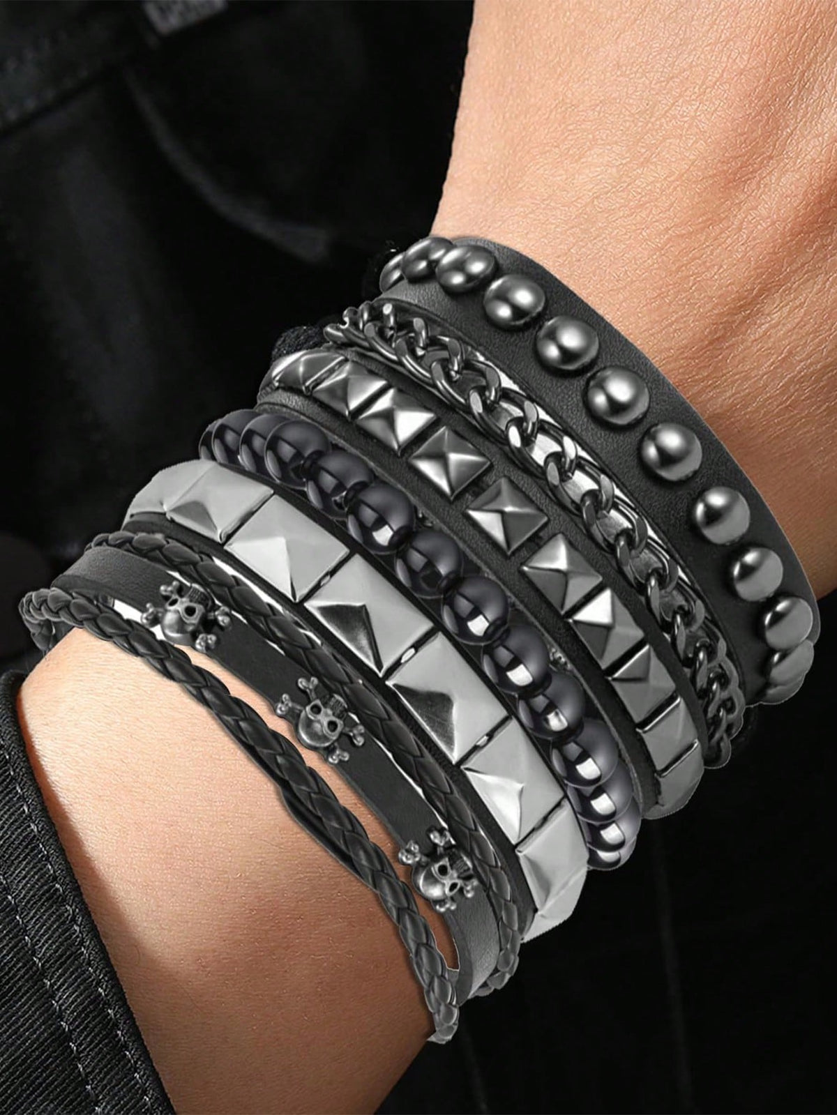 Xiacheng 4pcs PU Leather Rivet Bracelets, Unisex Spiked Punk Rock Grunge Style Cuff Wristbands, Emo Accessory Set, Suitable For 80s 90s Outfits